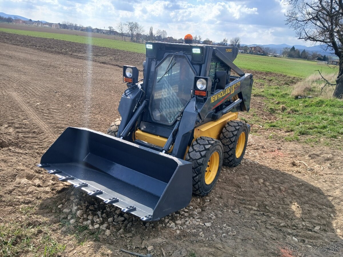 PREDAM SMYKOVY NAKLADAC NEW HOLAND LS170 - 2