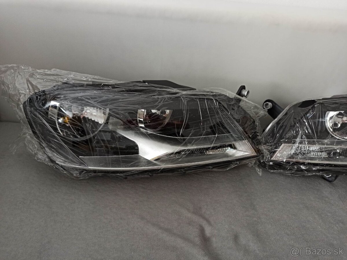 Predám predné svetlá na Vw Passat B7 - 2