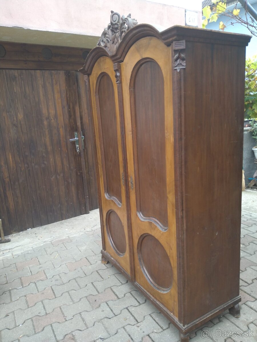 Starožitná skriňa - 2