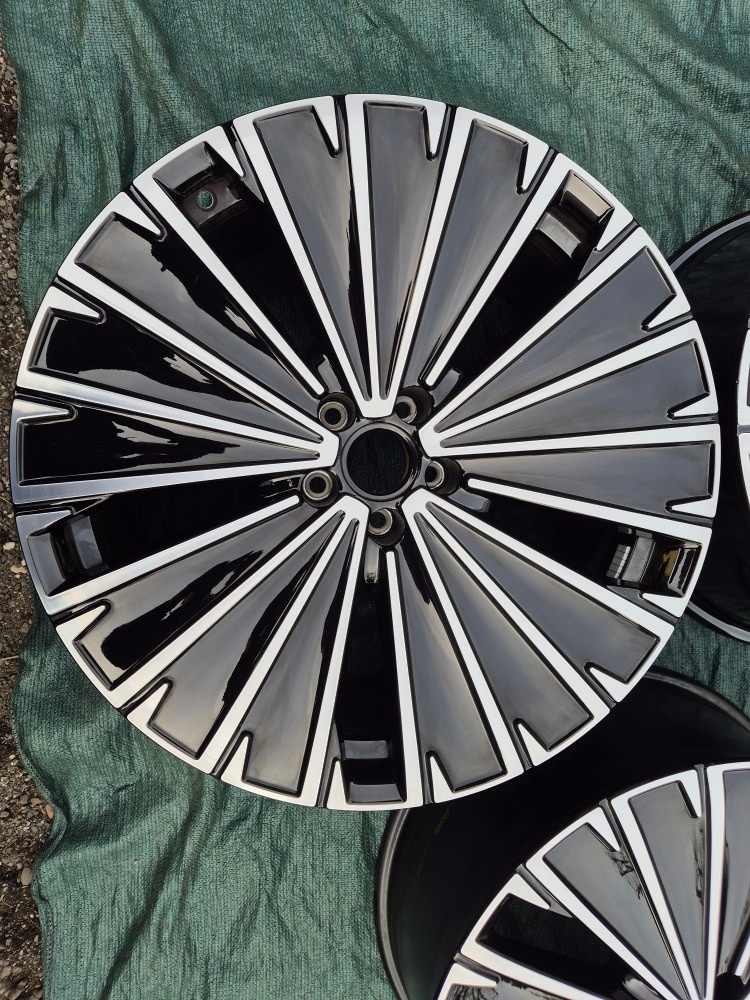 Alu disky Volkswagen R21 Touareg 3 Napoli - 2