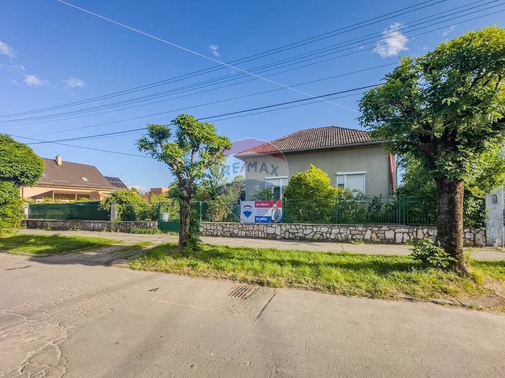 ZNÍŽENÁ CENA Rodinný dom v tichej lokalite blízko centra - 2