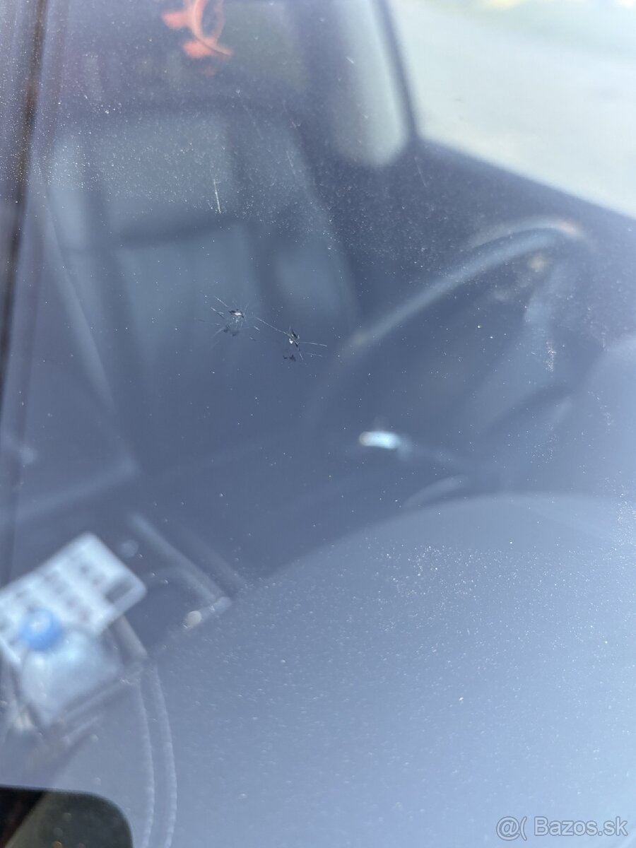 Na vás sada na opravu čelného skla auta od úderu kamienka - 2