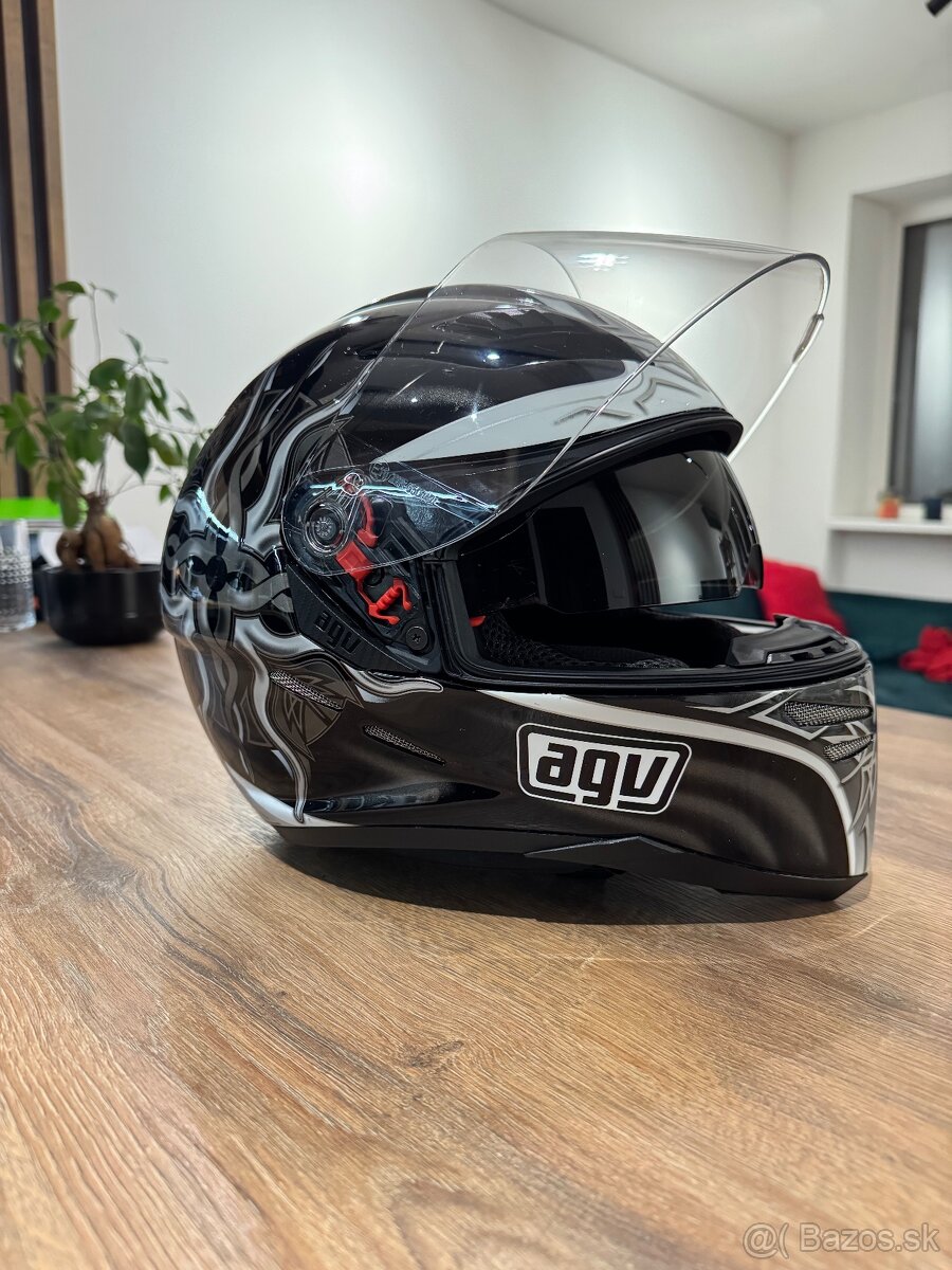 Prilba na motorku AGV (M) - 2