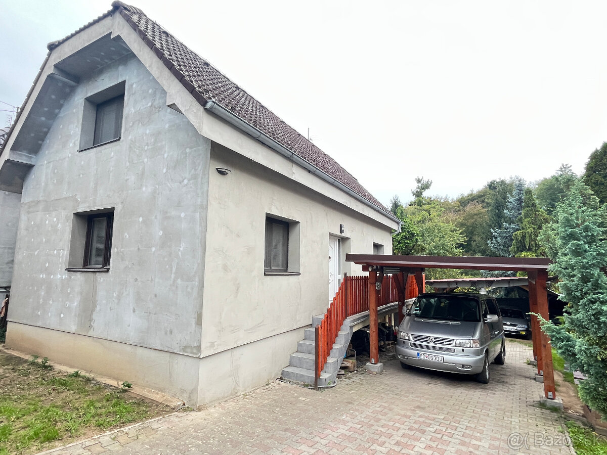 RD (4+1) s garážou a 1259 m2 pozemkom v Hubine - 2