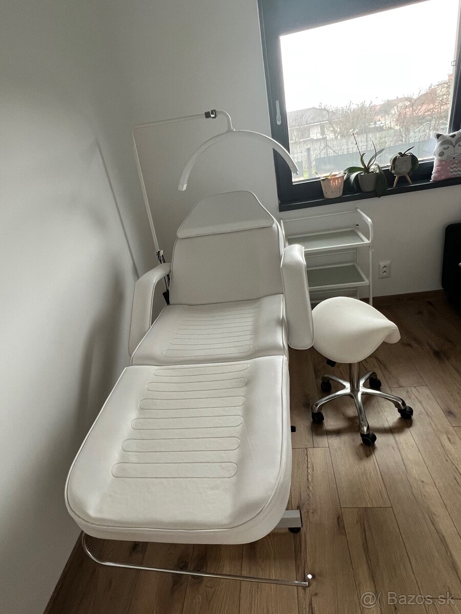 Kozmetické kreslo, kozmetický stolík, kozmetická lampa - 2
