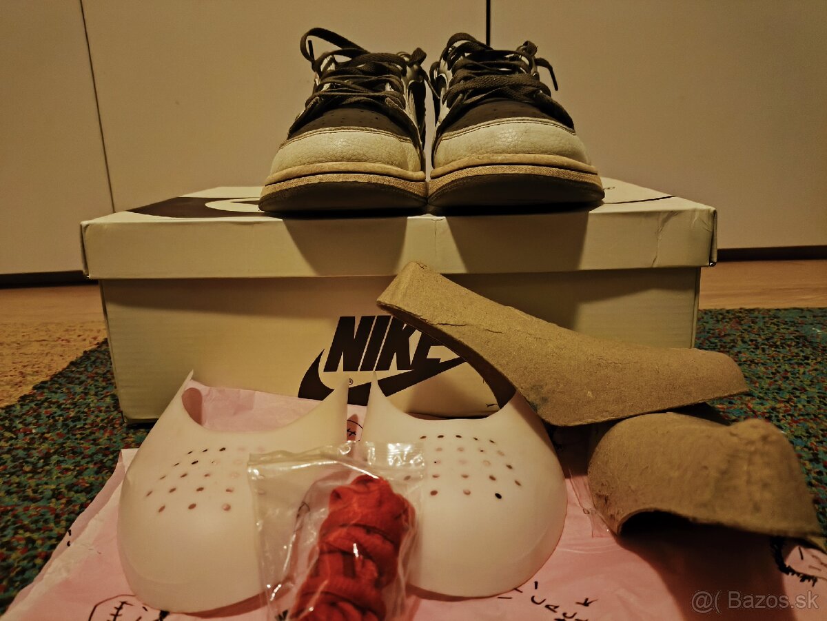 Air Jordan 1 travis scoot low reverse mocha - 2