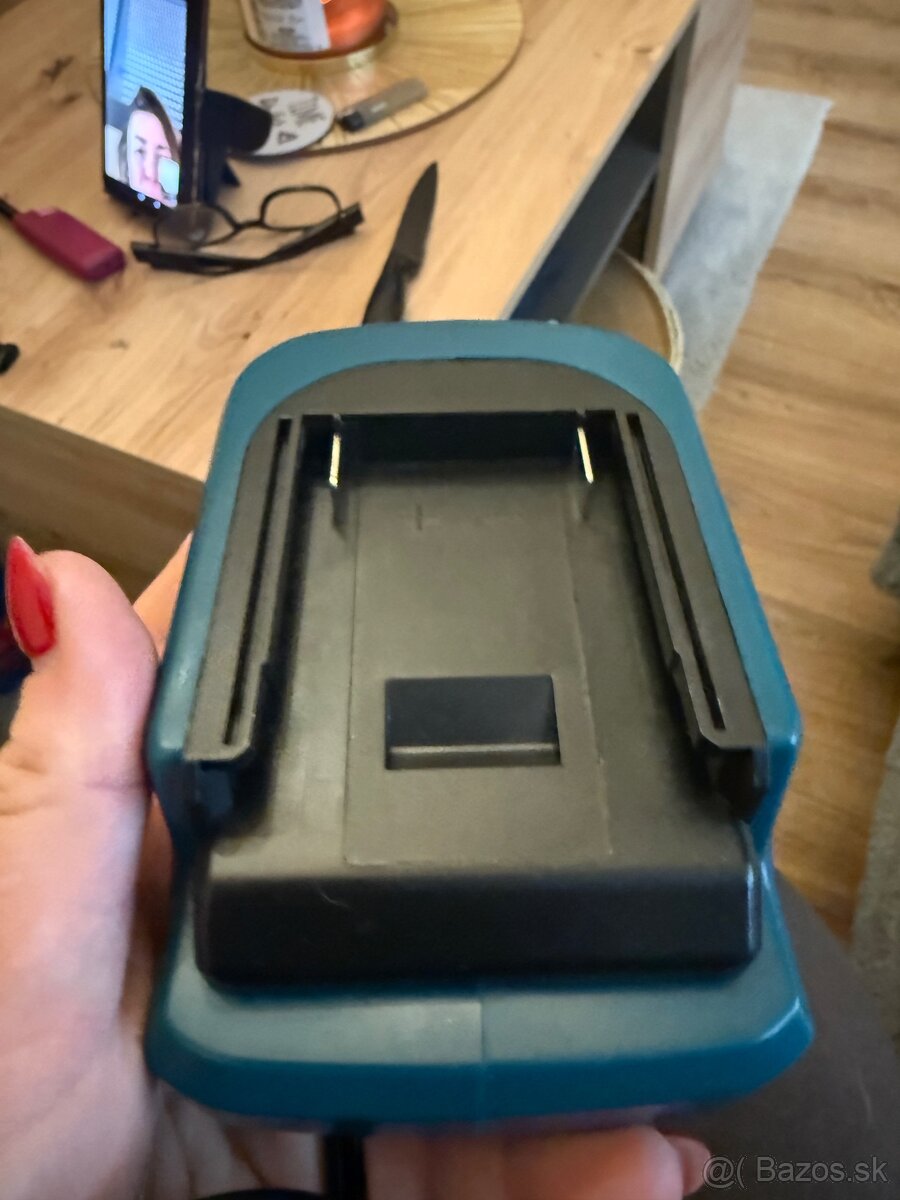 baterka+nabijacka do auta - 2