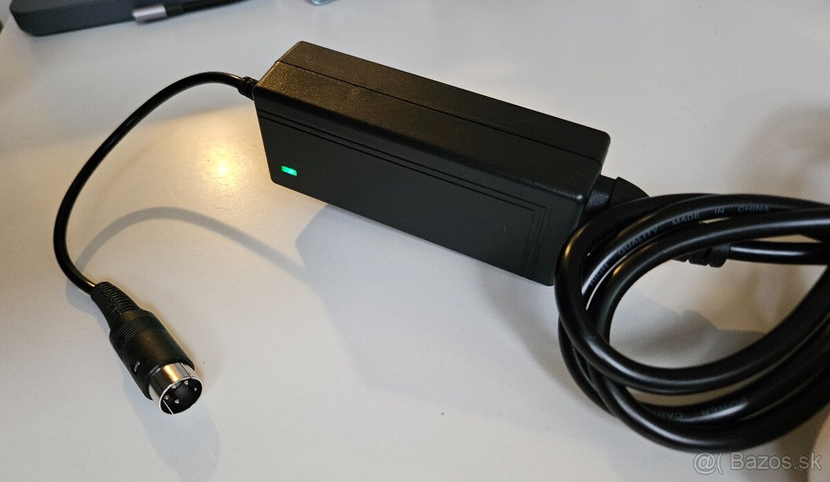 Nový zdroj na disketovú jednotku Commodore 1541II,1581,1571 - 2