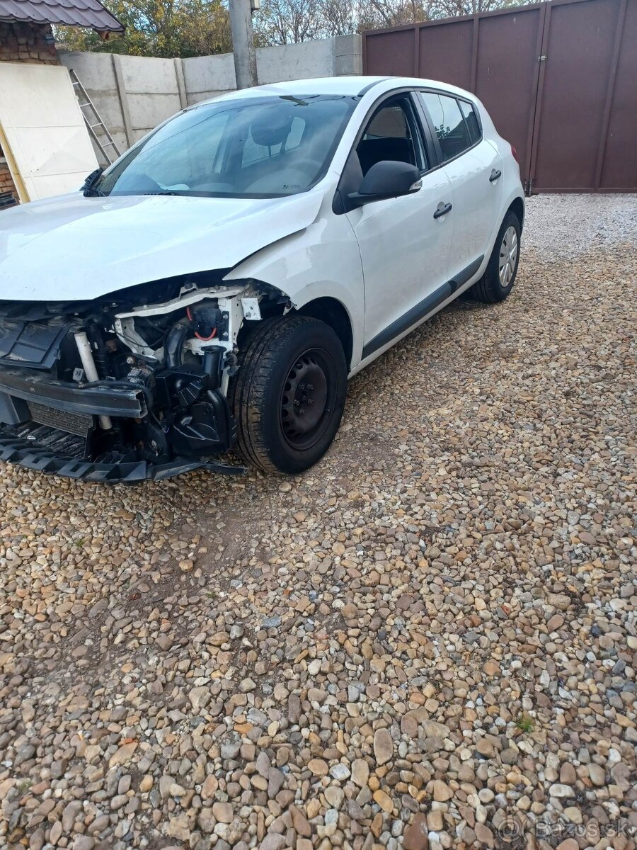 Rozpredám Renault Megane 1.6 16v 74kw 2011 - 2