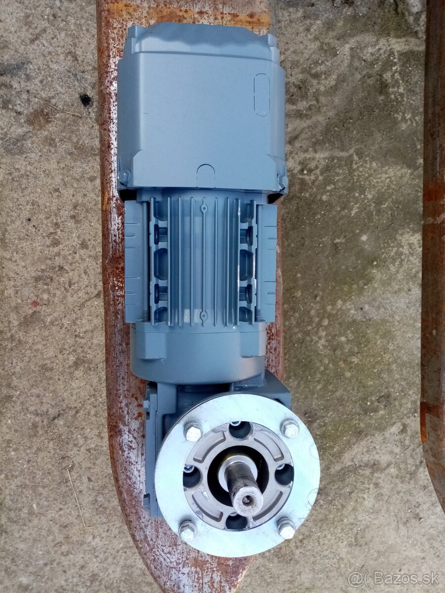 Elektromotor s prevodovkou - 2