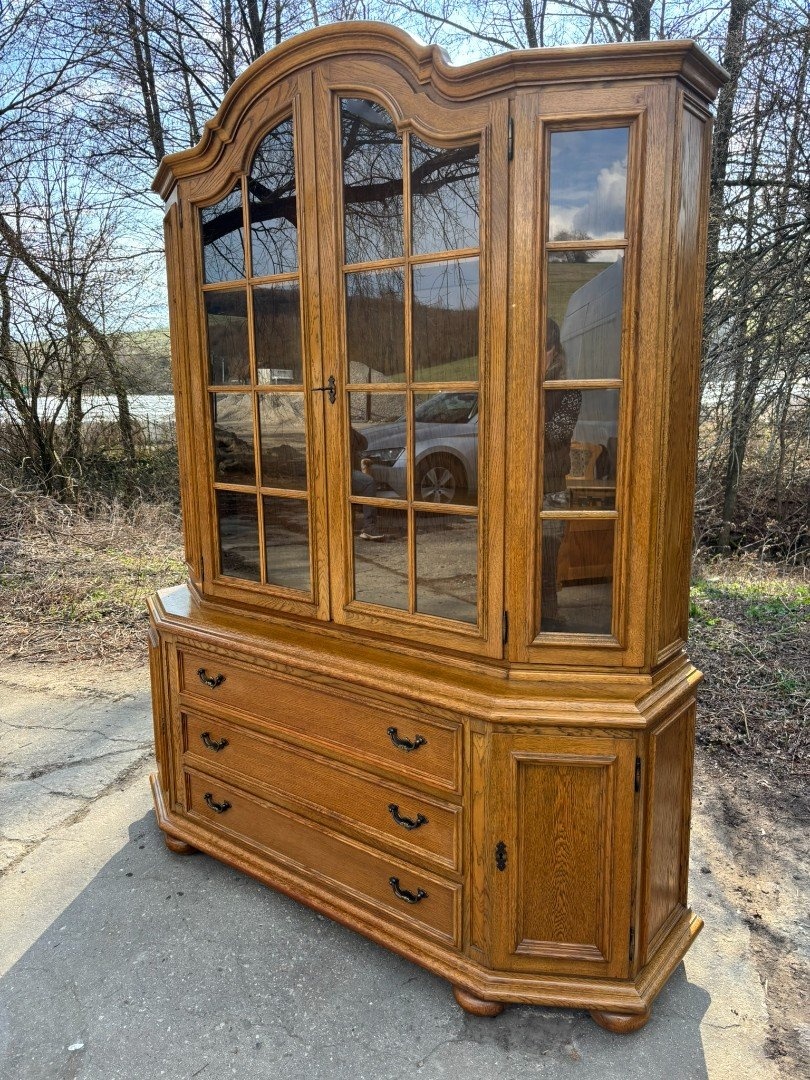 Rustiķálna masivná vitrína - 2