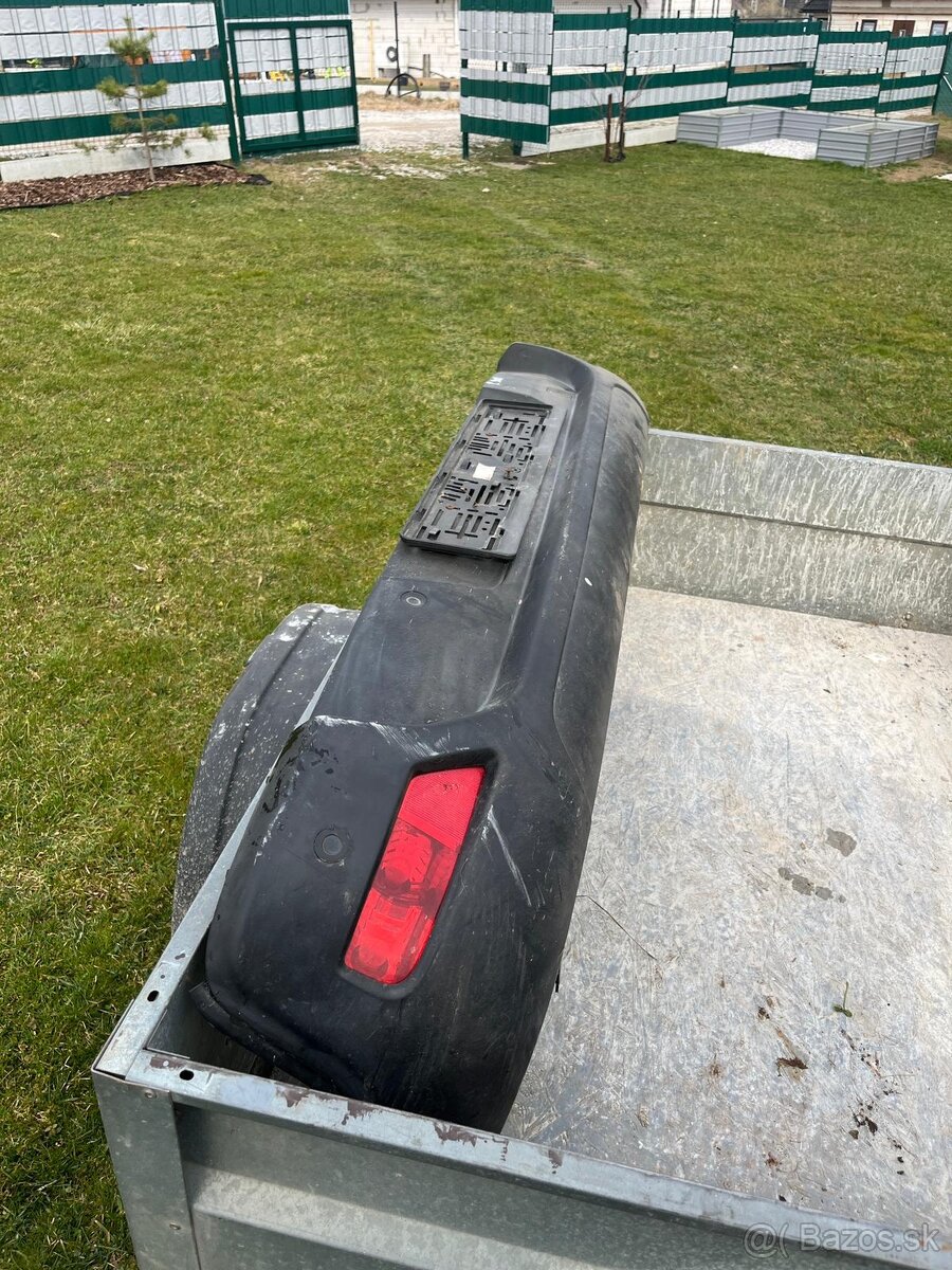 Zadný plastový nárazník.Peugeot3008 - 2