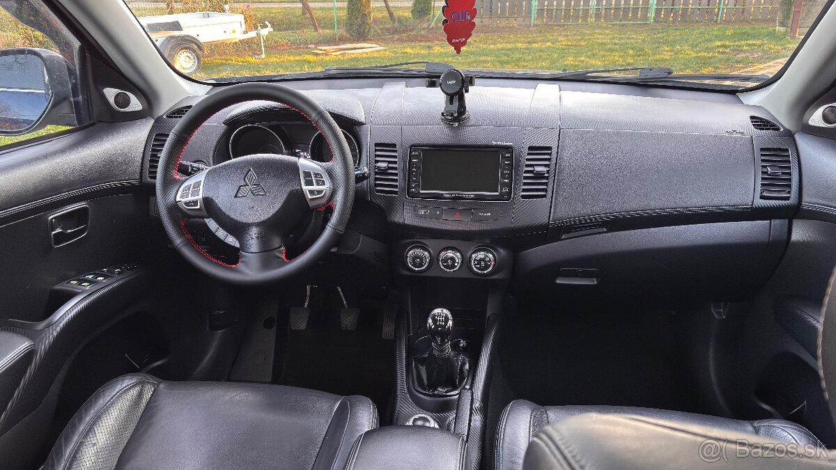 Mitsubishi Outlander 2.2 DI-D 130 kW - 2