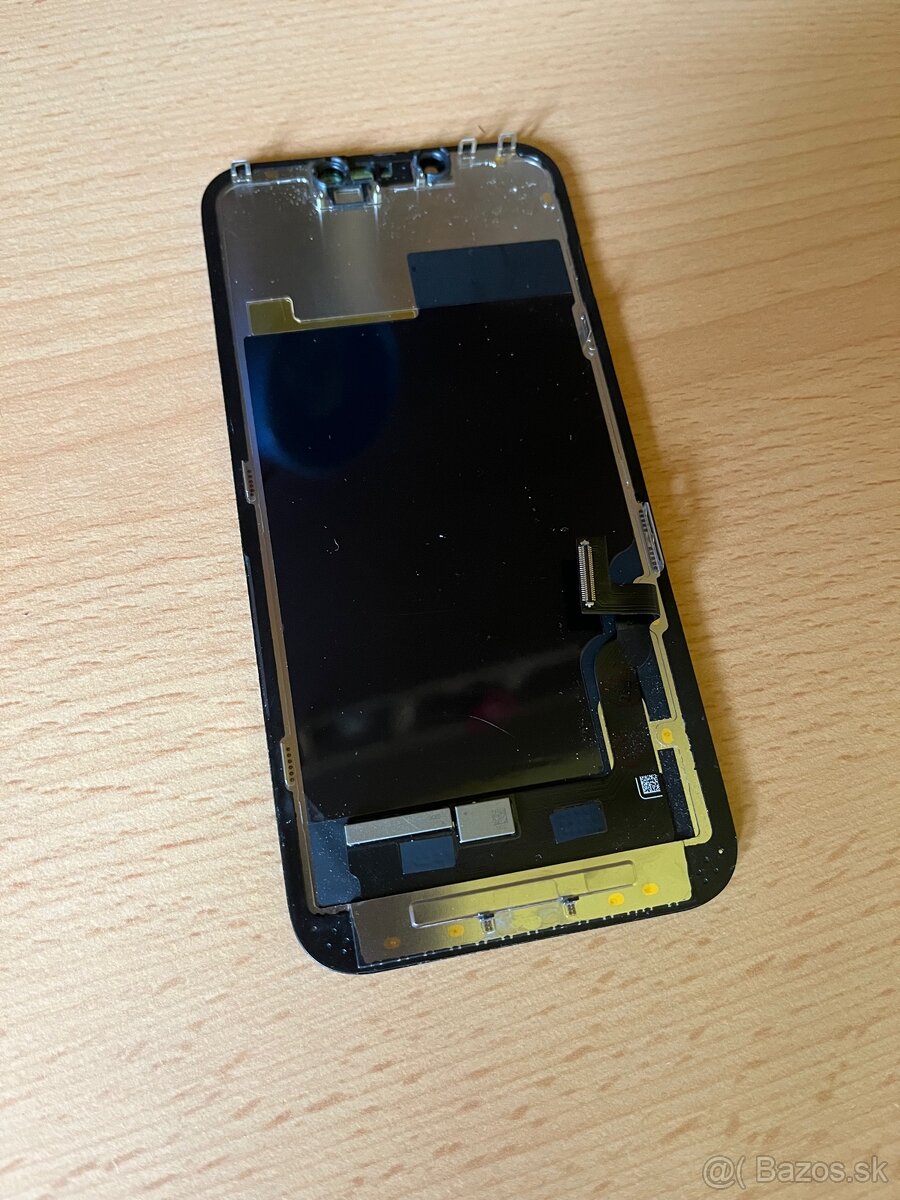 Displej na iPhone 13 - 2