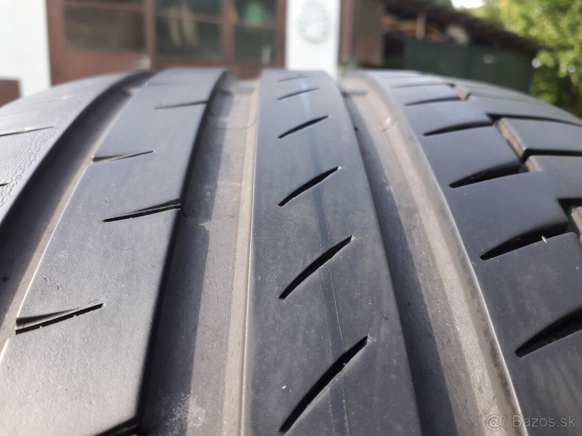 235/40 r19 letne pneumatiky - 2