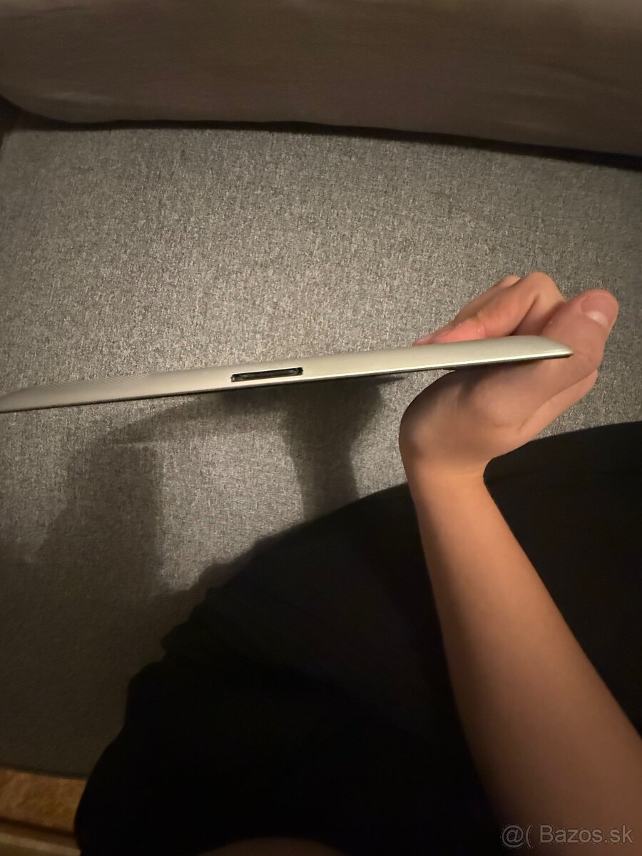 Predám Apple iPad 2 32 GB – 30 € - 2