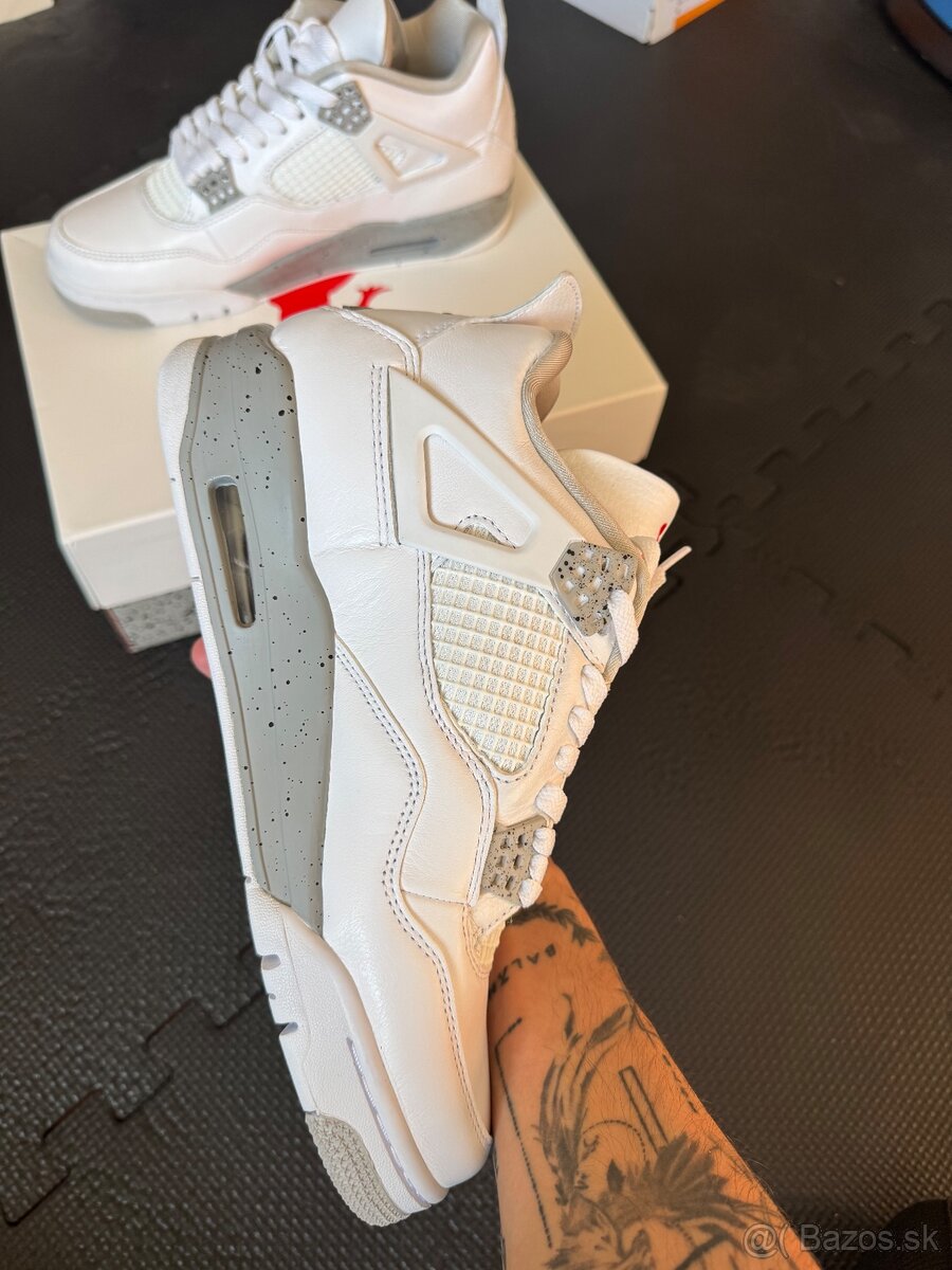 Nike Air Jordan 4 Oreo - 2