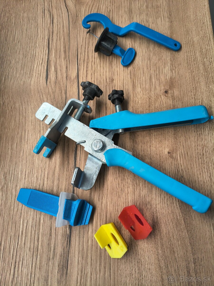 predám náradie potrebné pre obkladanie dlaźby - 2