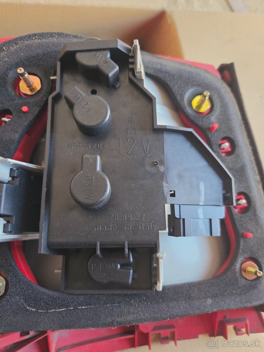 Audi A4 zadne svetlá - 2