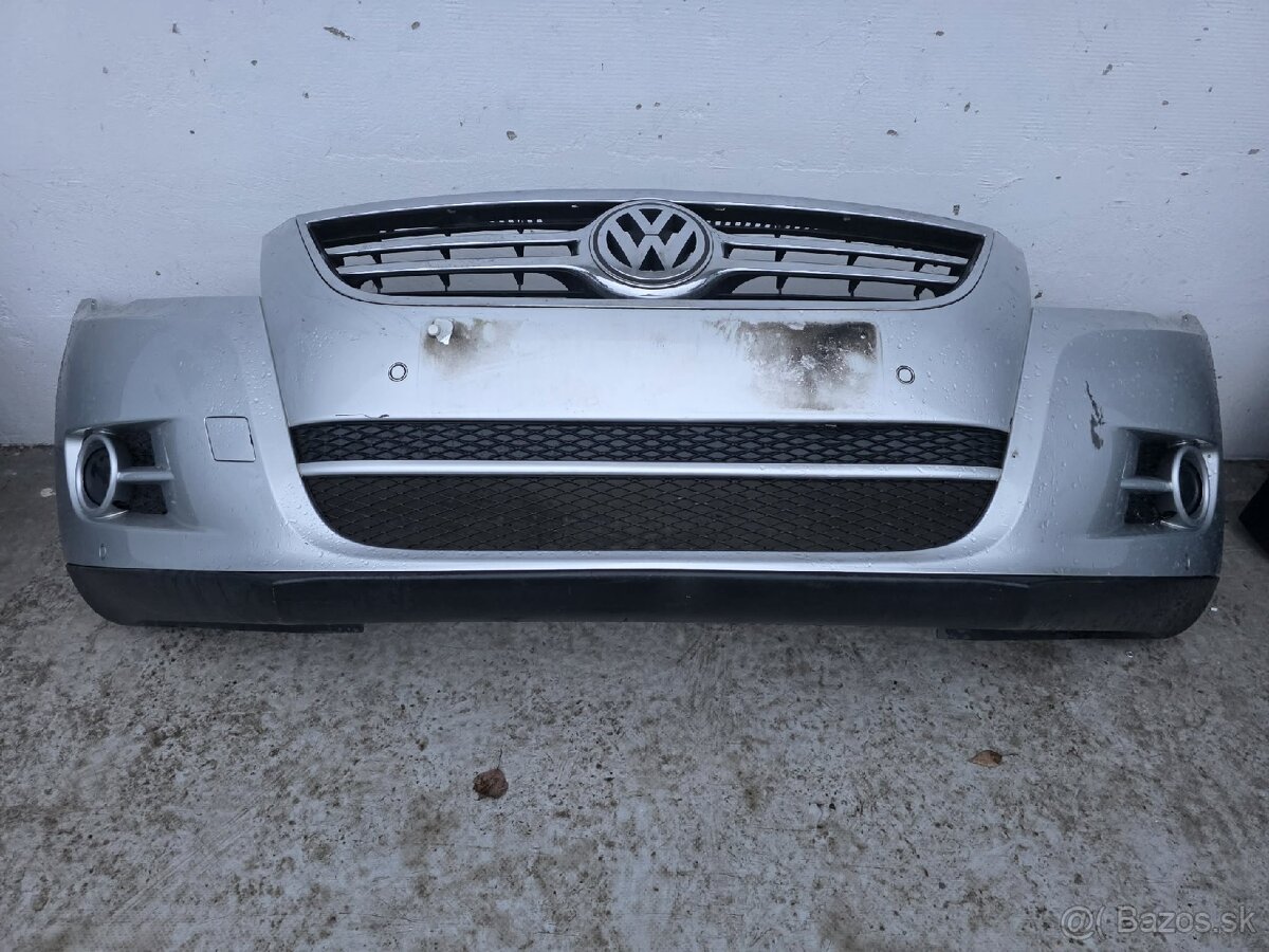 VW Tiguan 07-10 predný nárazník 6x pdc. - 2