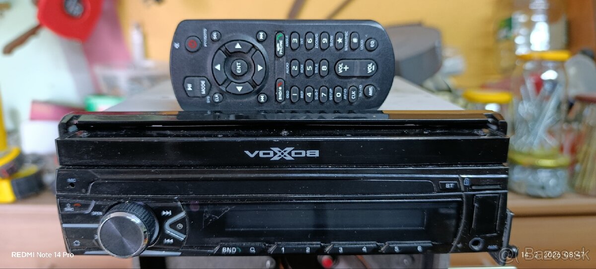 Autorádio s vysuvnym displayom - 2