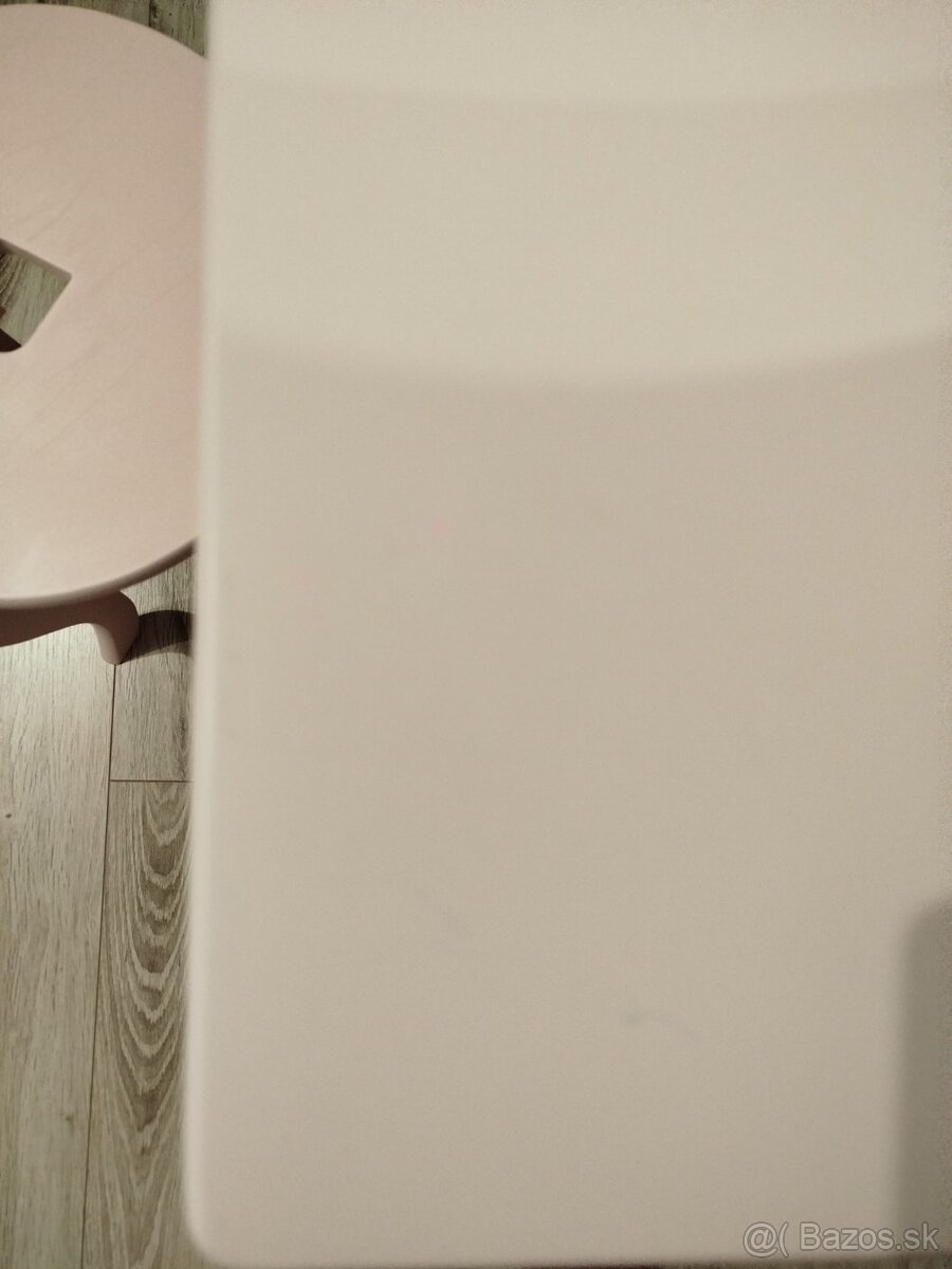 Kozmetický stolík - 2