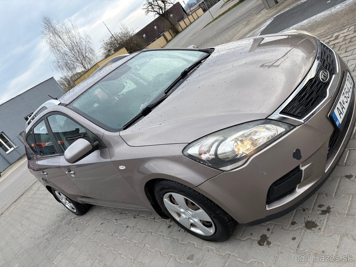 KIA Ceed 1.4 benzín combi - 2