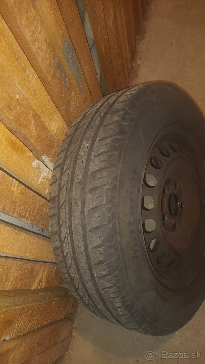 Letné pneu 195/65 R15 - 2