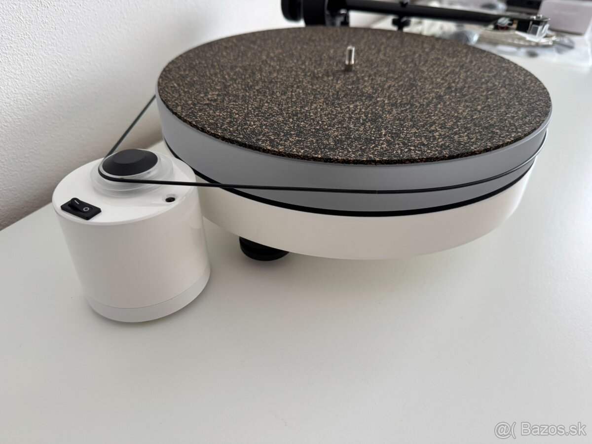 Pro-Ject RPM 5 Carbon - 2