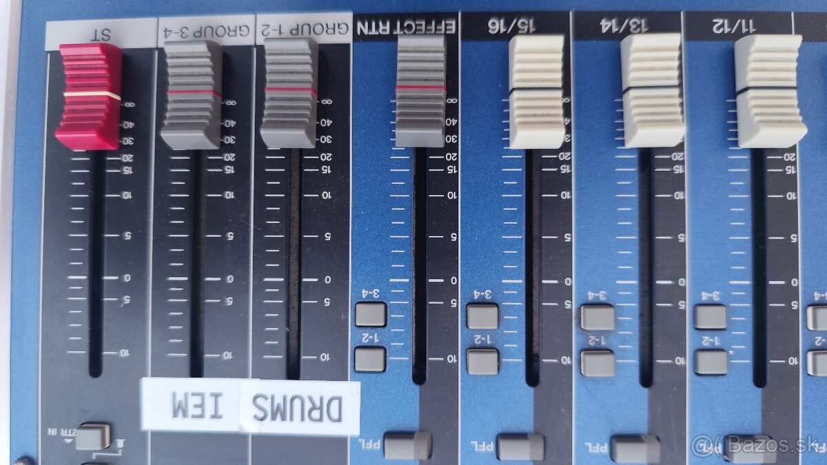 Mix Yamaha 16ch + 16 efekty ECHO, HALL... - 2