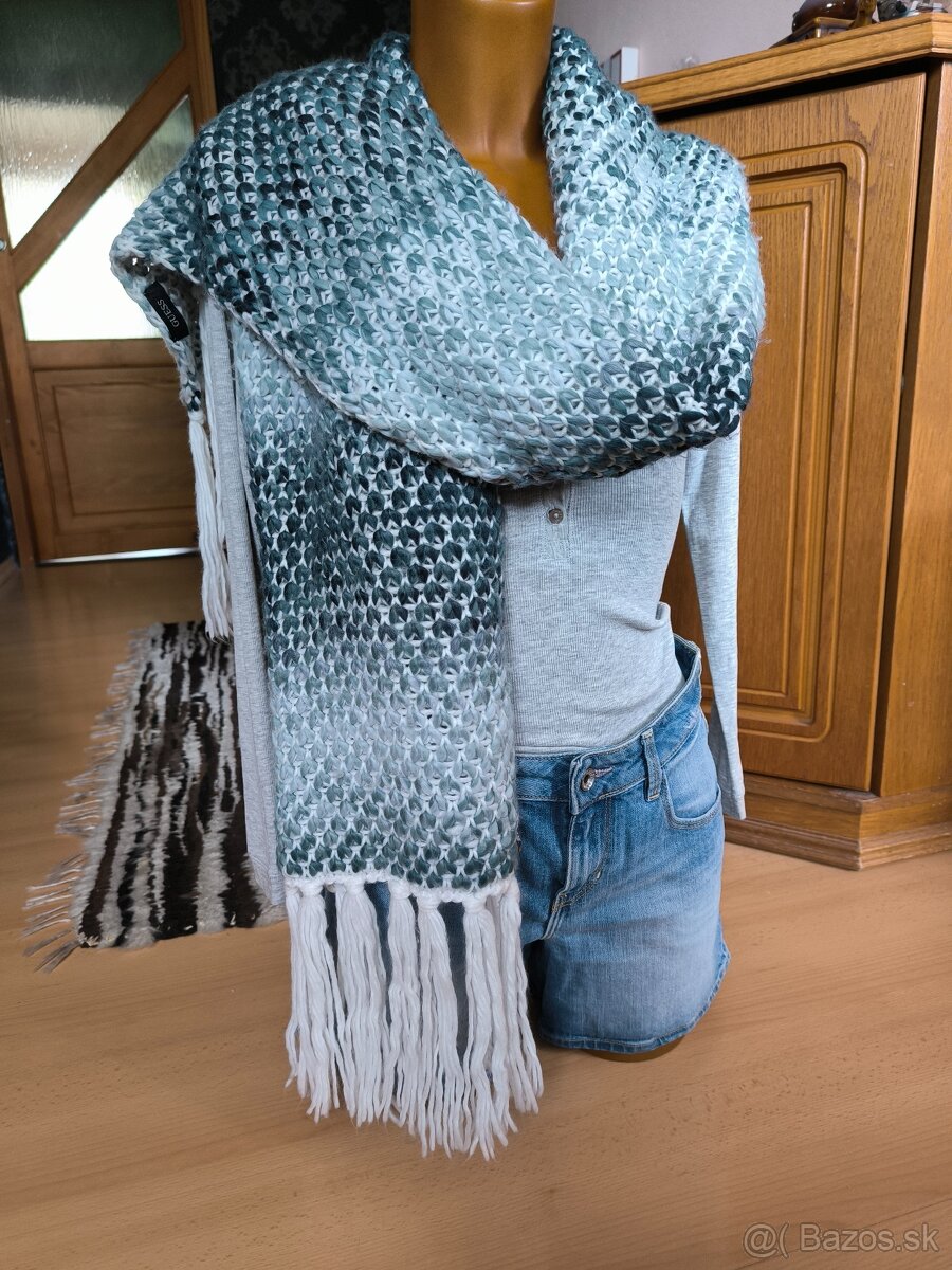 Pletený dámsky šál Guess - 2
