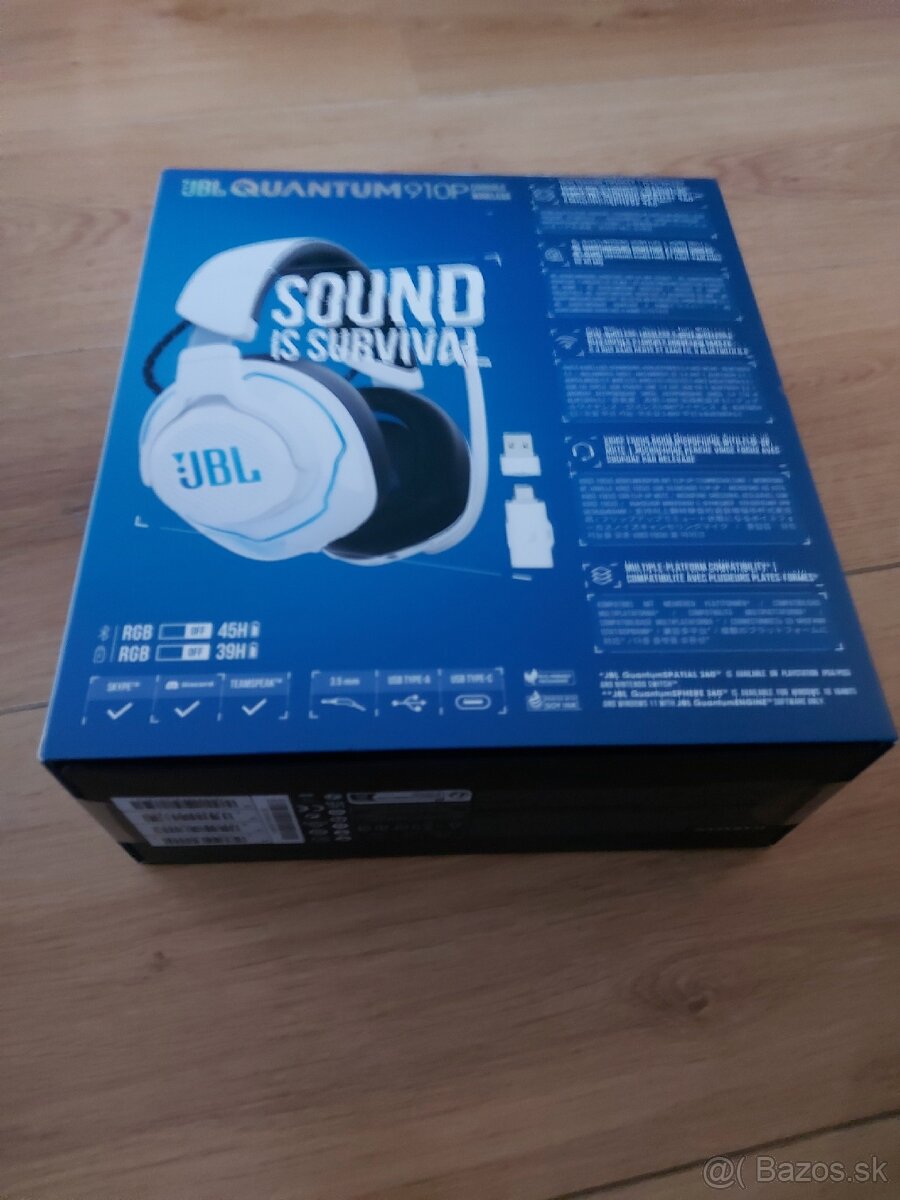 JBL Quantum 910P Wireless Gaming Headset
- 2