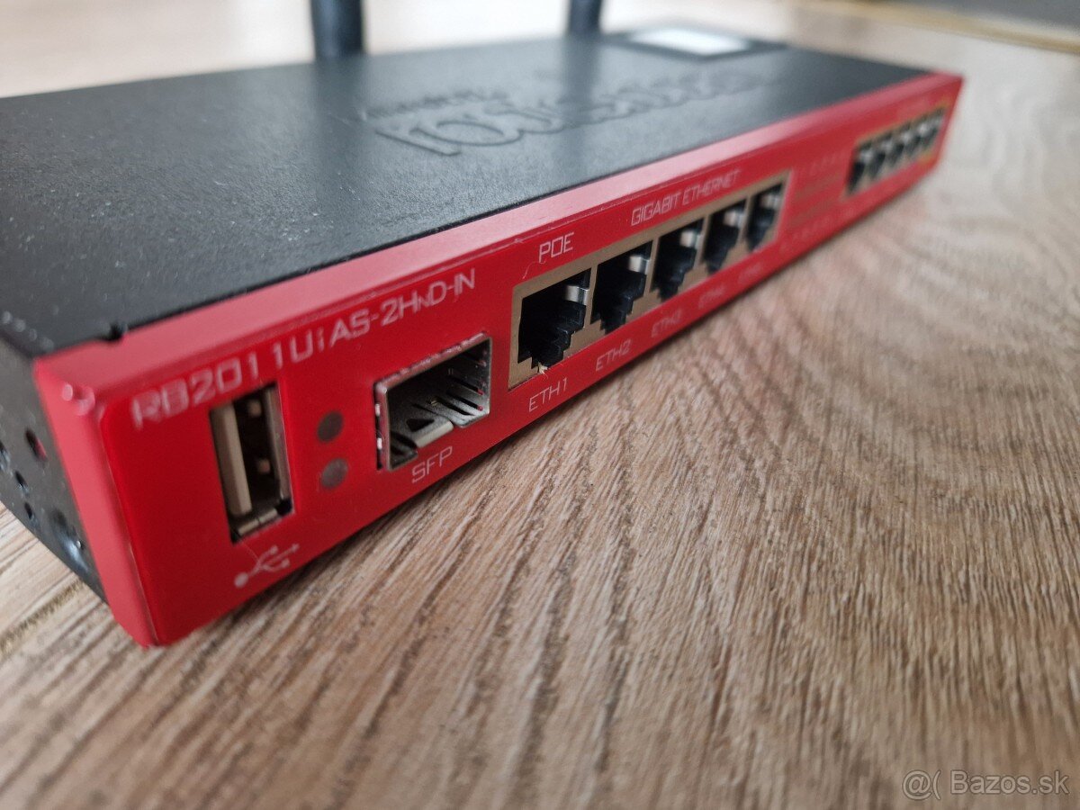 Router Mikrotik RB2011 s WiFi - 2