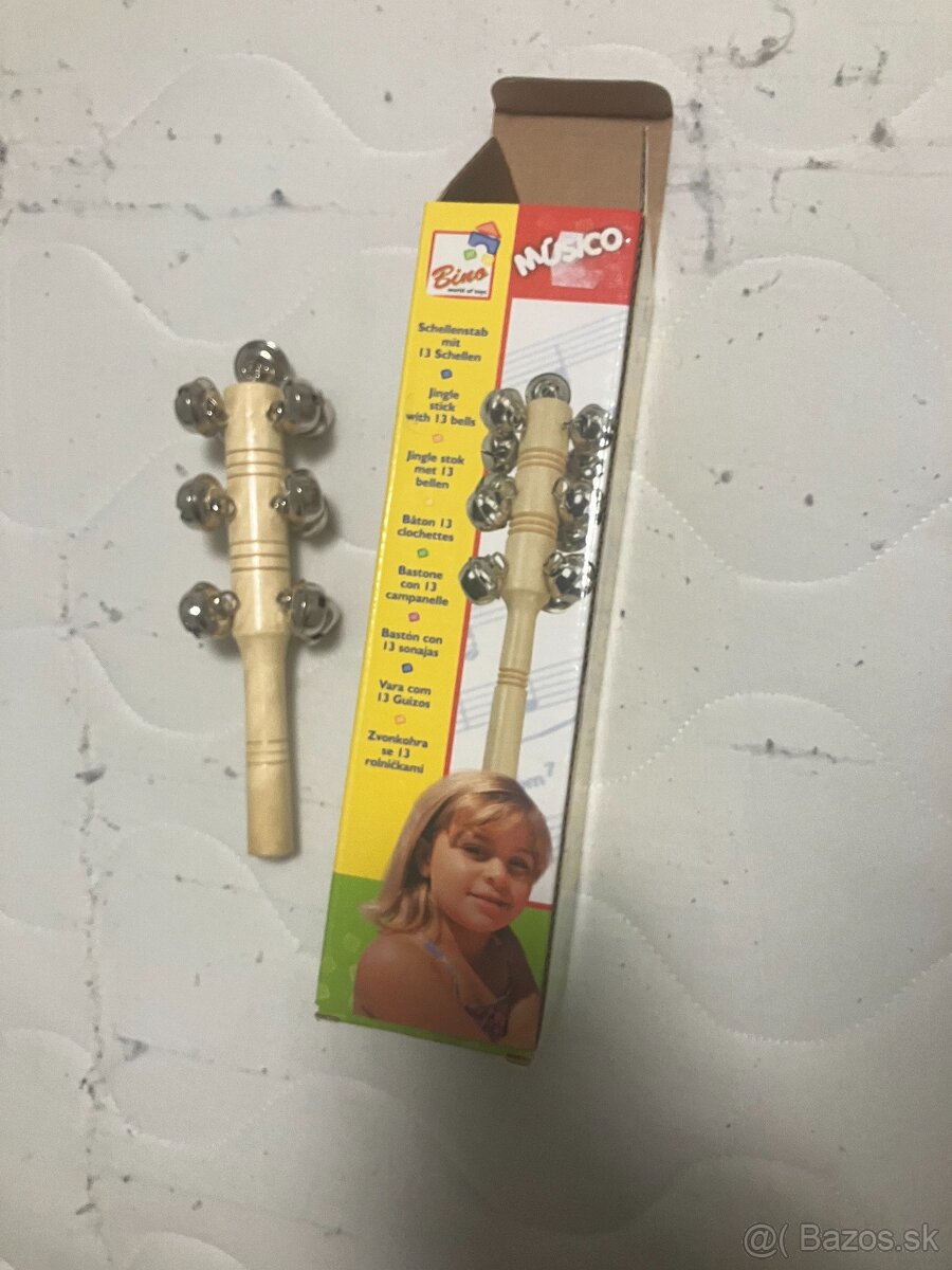 rôzne puzzle a hračky - 2