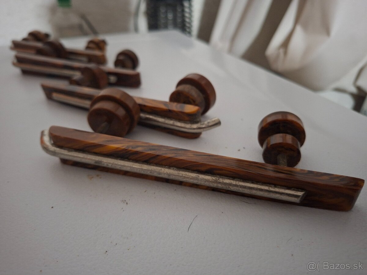 Starozitne madla na nabytok - 2