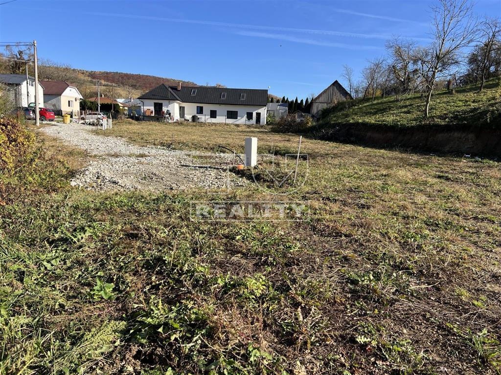 Veľký pozemok v centre obce Ďurďoš - 2