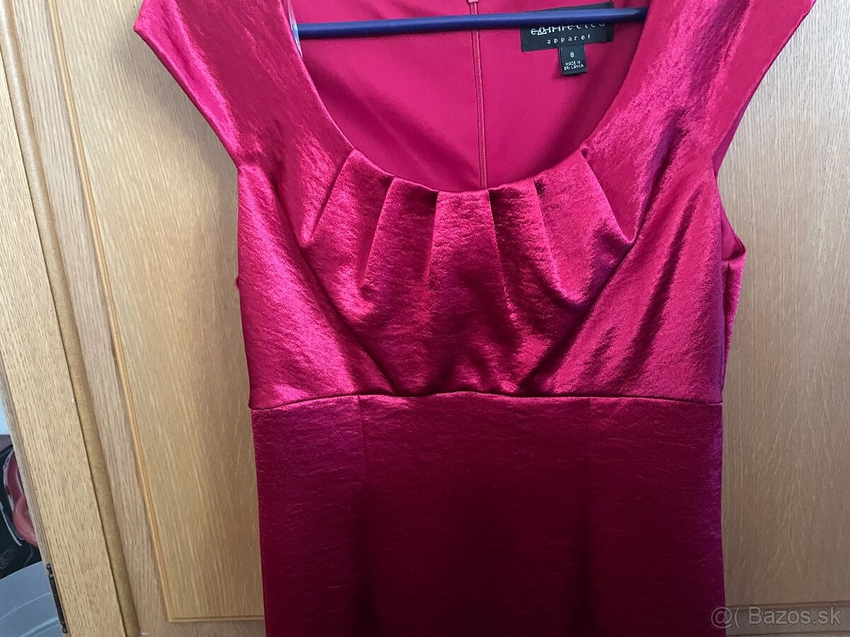 Značkové šaty Connected Appareal - 2