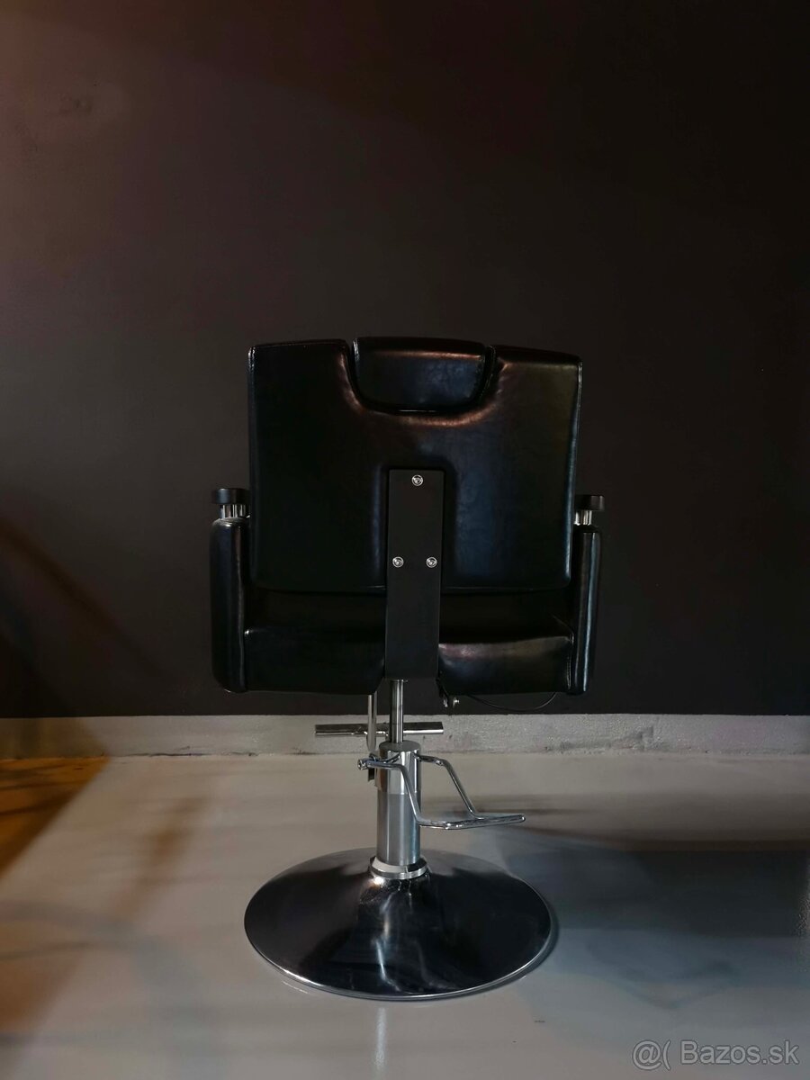 Barberské kreslo - 2