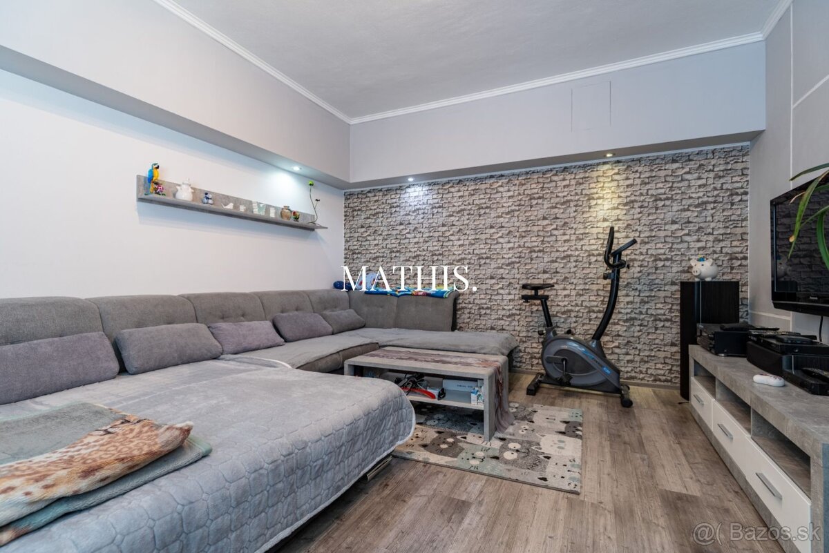 Na predaj priestranný rodinný dom s 3 podlažiami, krásnou zá - 2