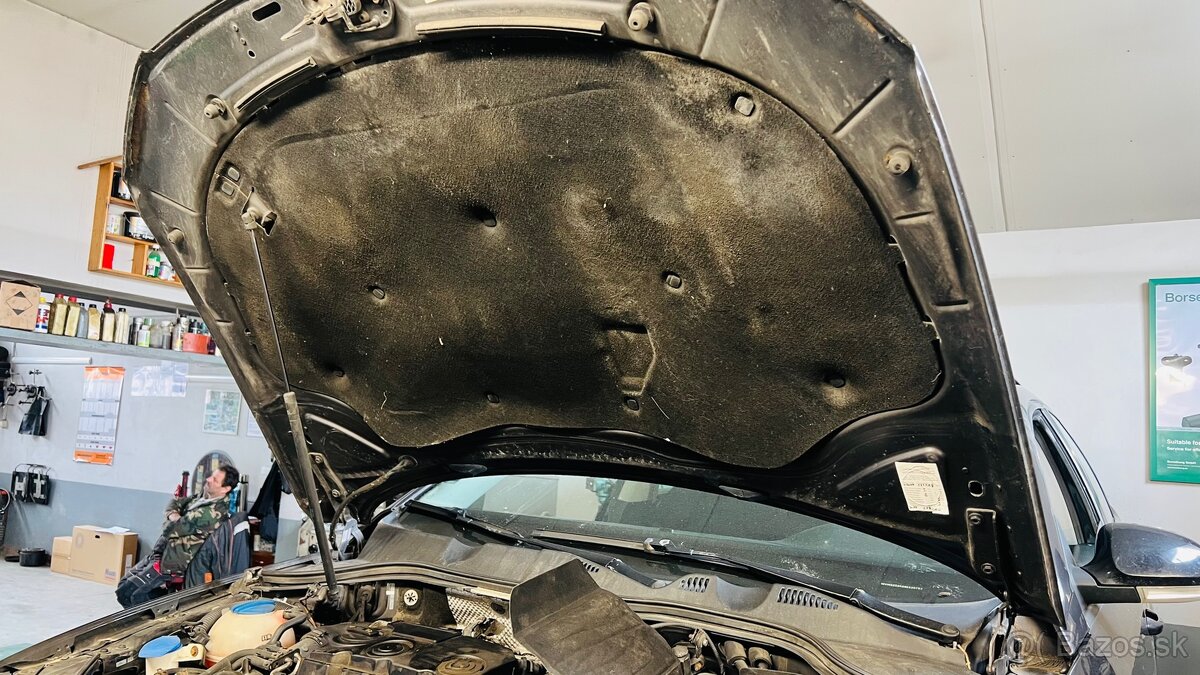 Rozpredám Passat B6 - kompletá predná časť - 2