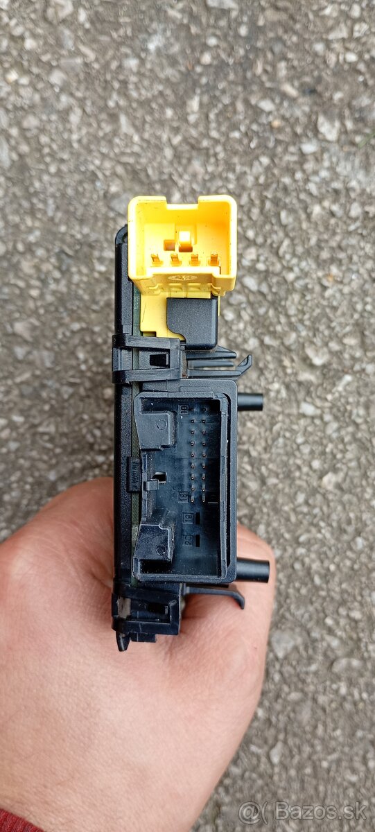 Podvolantova jednotka 3C0953549K - 2