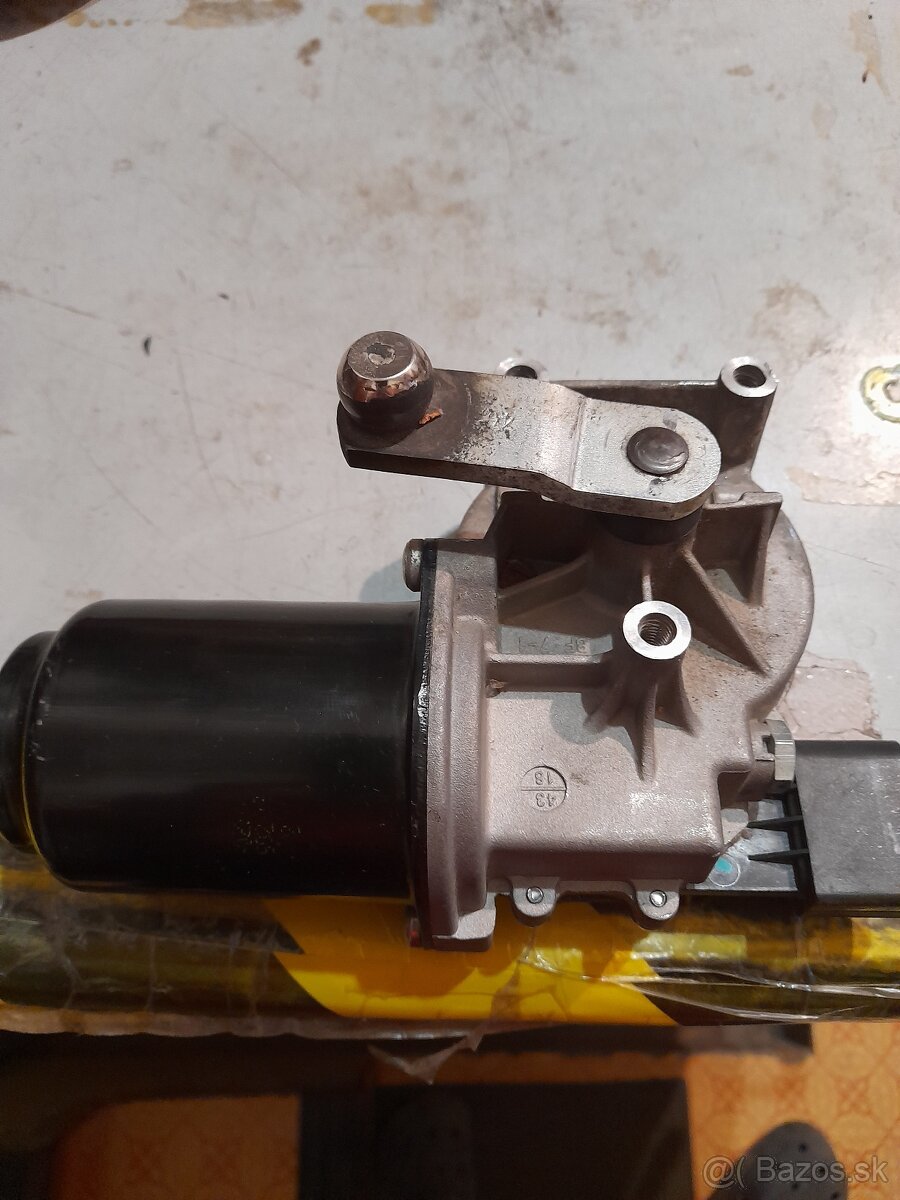 Motorček stieračov - 2