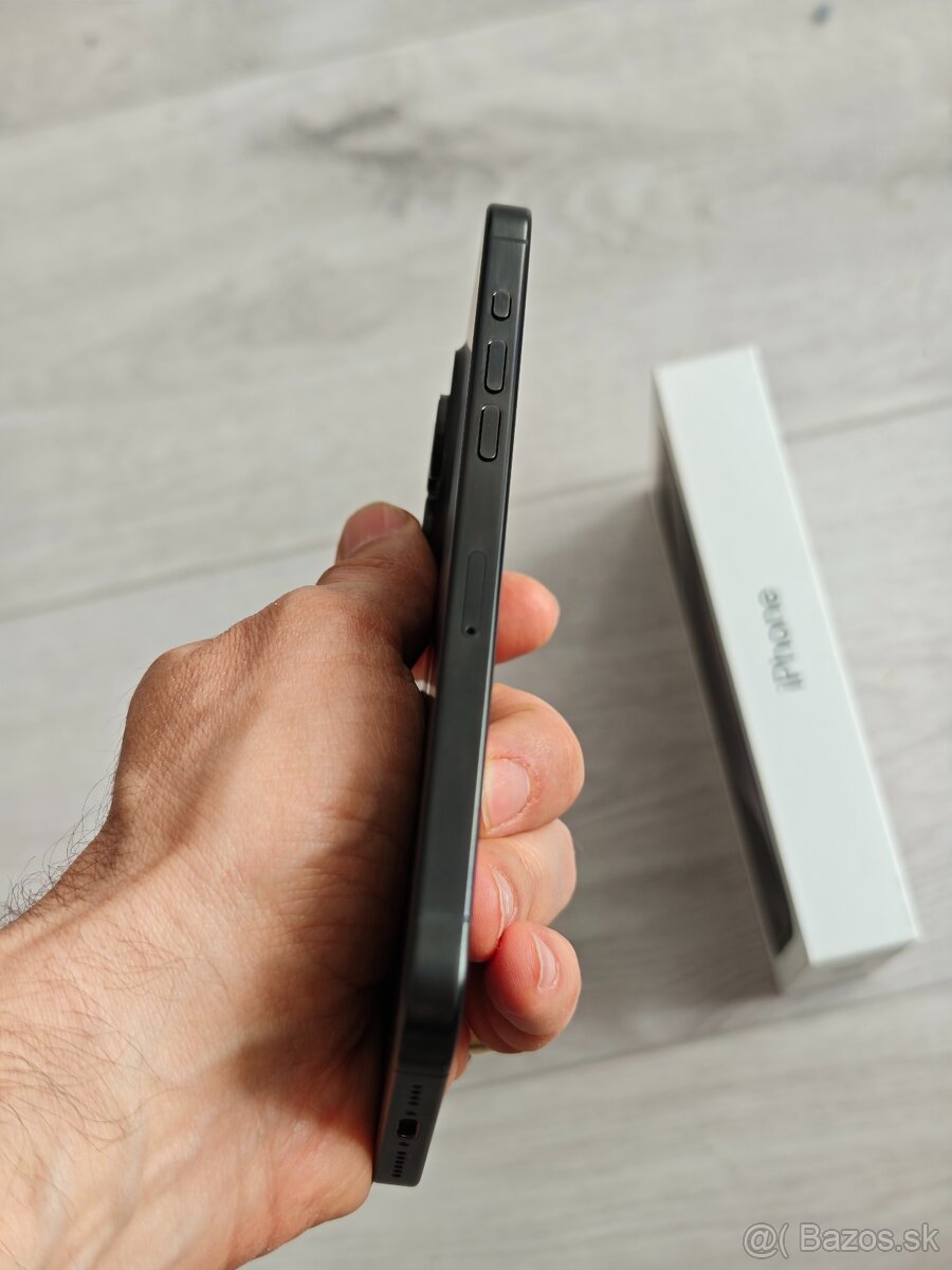 Predám iPhone 15 Pro Max 256GB - Black Titanium - 2