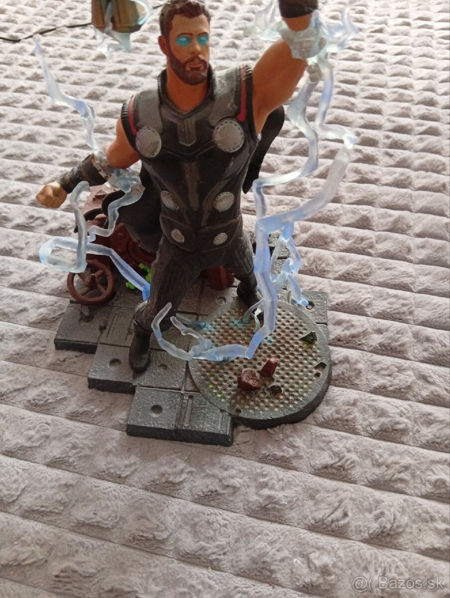 "Thor Marvel Gallery Statue, top stav" - 2