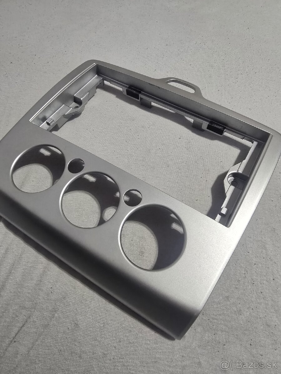 Rámček okolo Ford Focus mk2 - 2