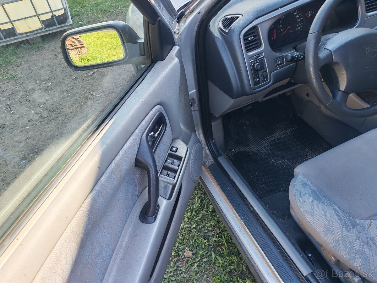 Nissan primera 2,0i - 2