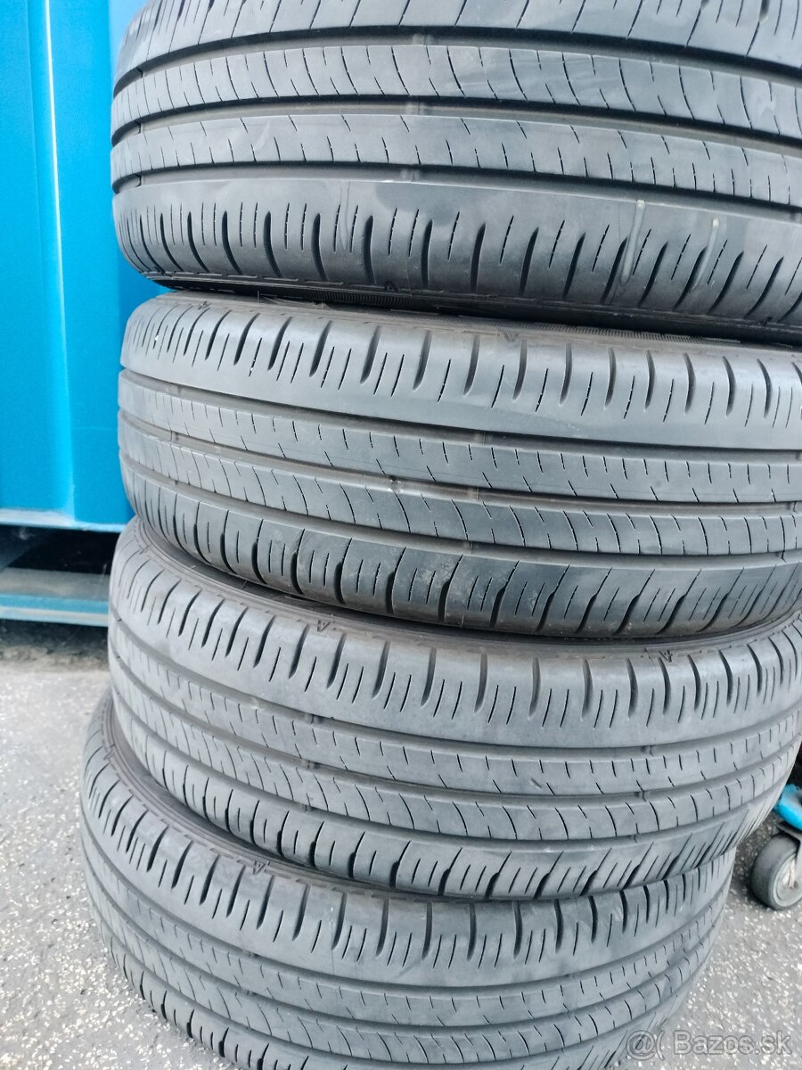 Dunlop 185/60 R16 - 2