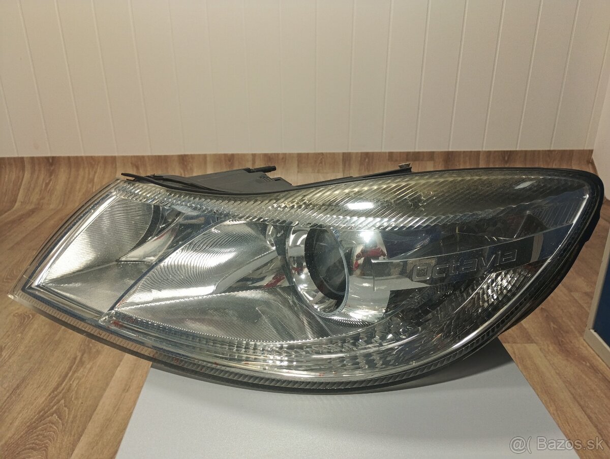 Škoda Octavia 2 predné ľavé svetlo - 2