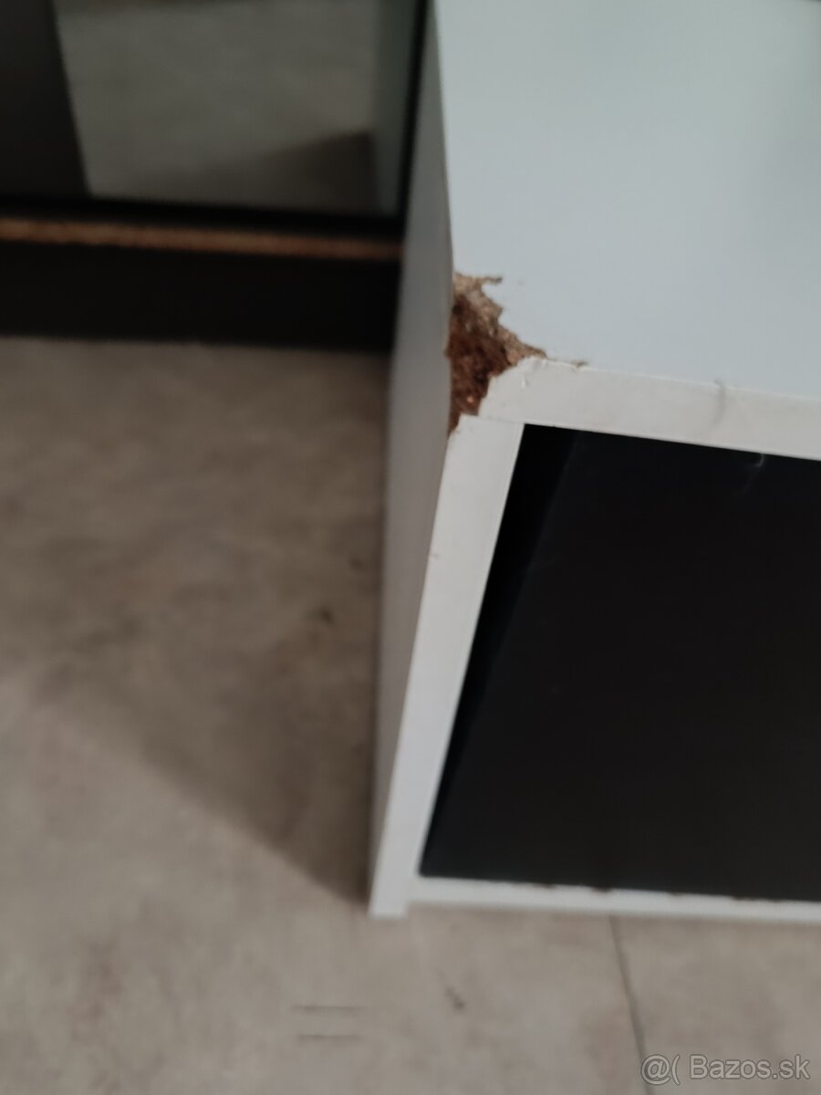 Stolík pod tv - 2