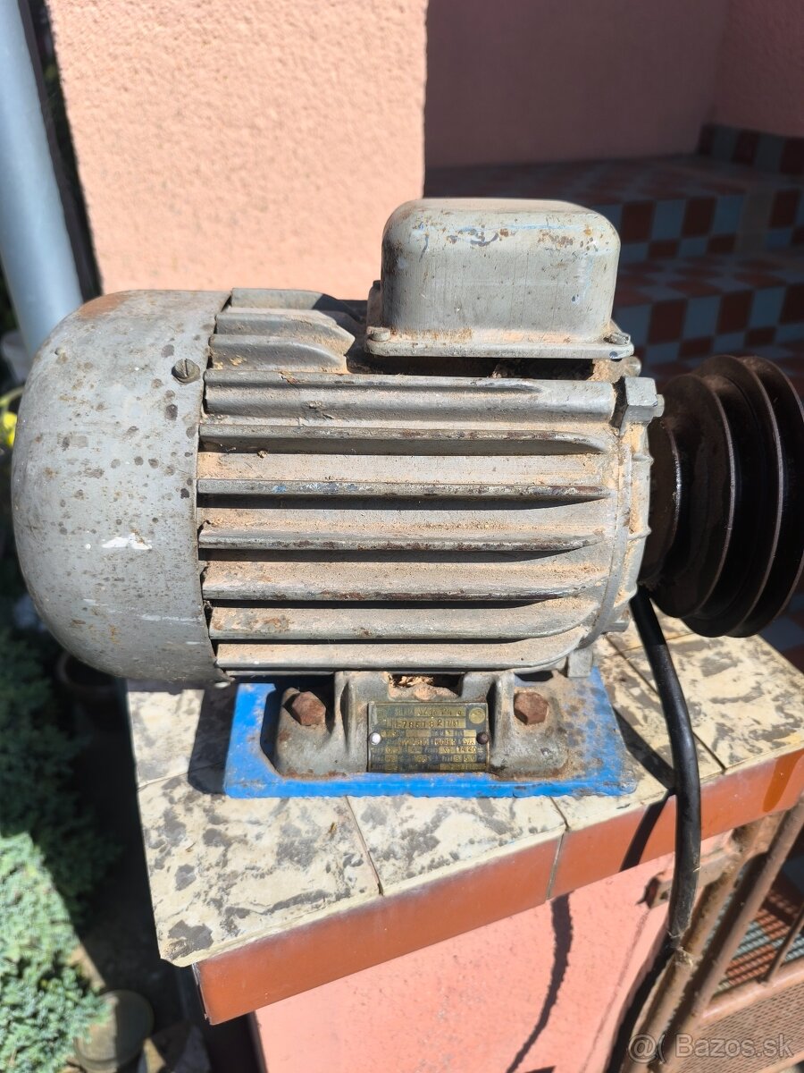Predám koníka na sústruh na motor - 2